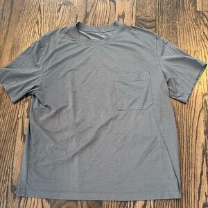 Lululemon Classic Front Pocket Grey Men's T-Shirt Size Medium